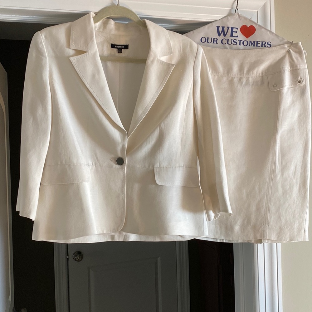 Premise Women's White Two-Piece Skirt Suit